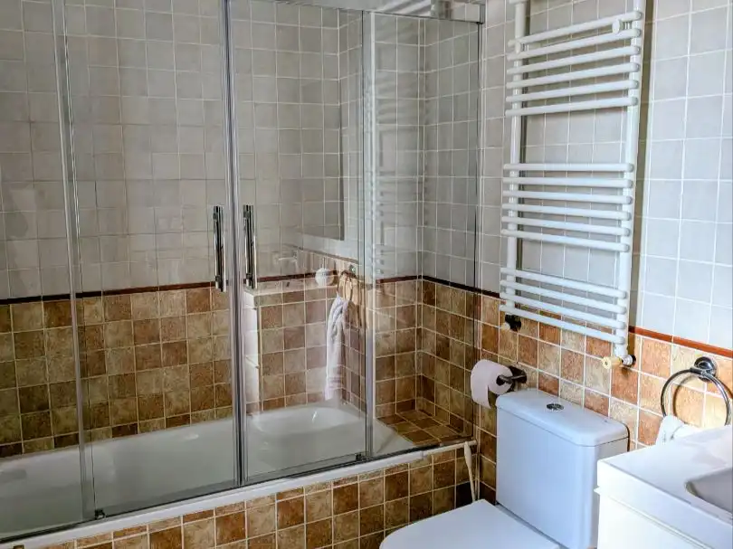 Casa adosada en venta en La Planilla Baño de Casa adosada en venta en Ronda con Aire acondicionado y Balcón