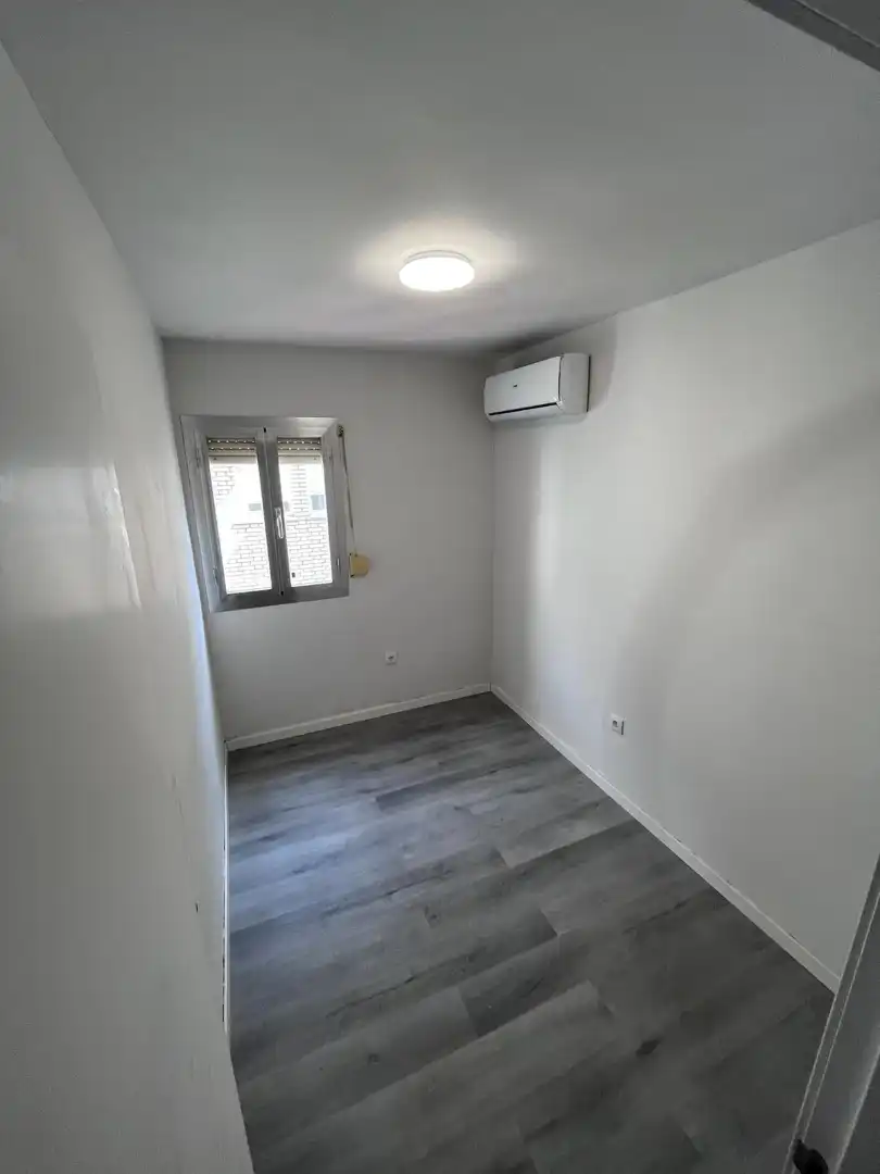 Flat for sale in Calle Baja de la Iglesia, 13, Aravaca Bedroom of Flat for sale in Madrid with Air Conditioner and Furnished