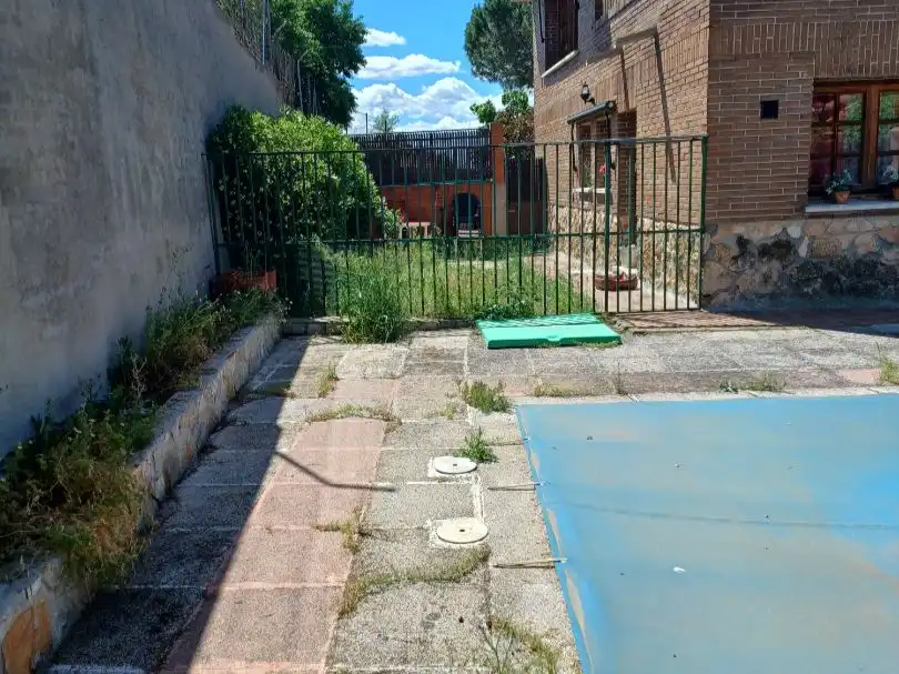 Piscina de Casa o xalet en venda en Paracuellos de Jarama amb Aire condicionat, Calefacció i Jardí privat