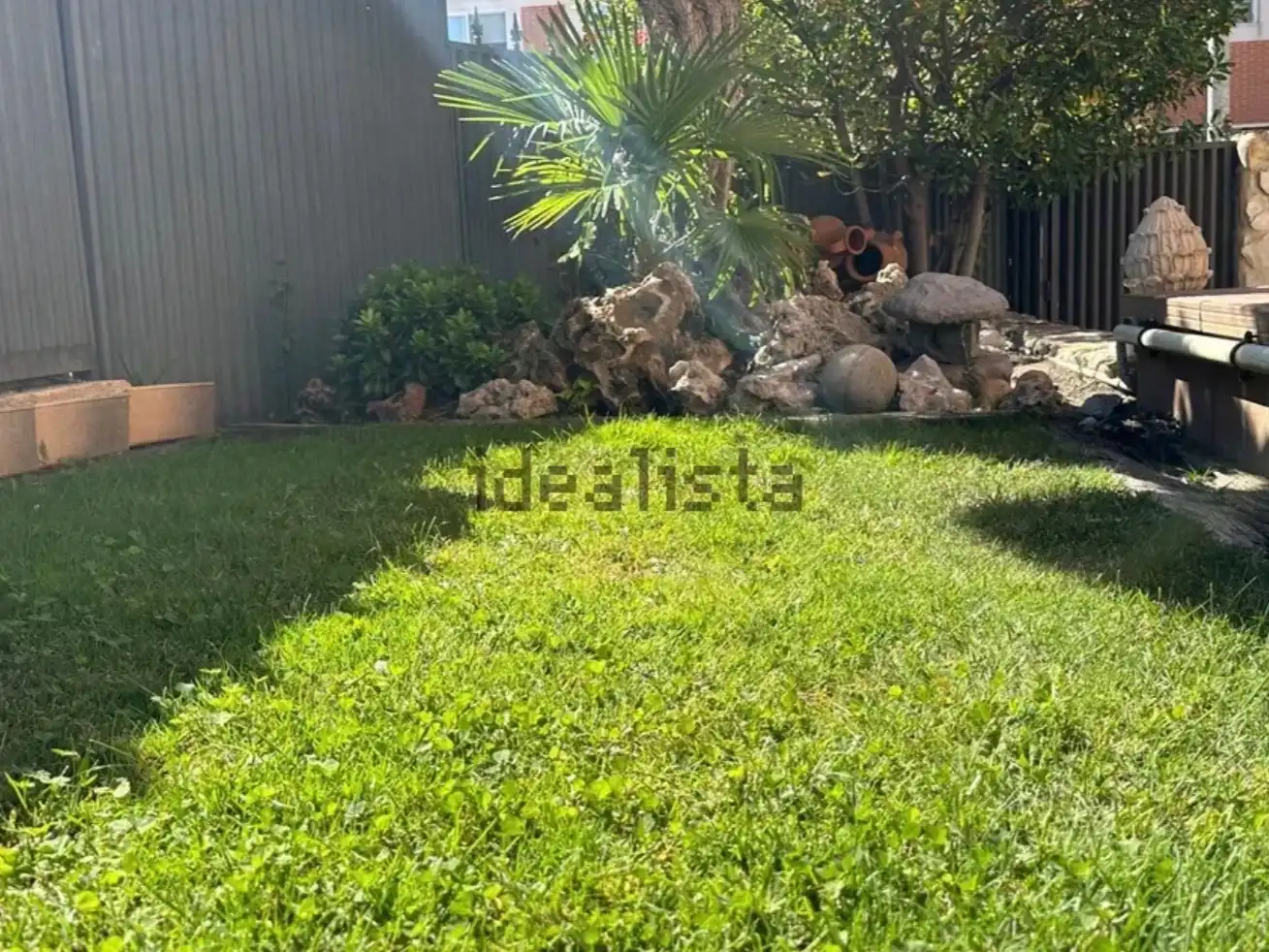 Pis en venda a Calle Lisboa, 17, Montserrat - Parque Empresarial Pis en venda en San Fernando de Henares amb Aire condicionat, Calefacció i Jardí privat