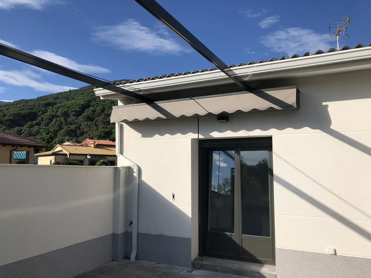 Casa o chalet en venta en ኡርባኒሳሲኦን ላስ ሞሬራስ, 28, La Adrada Terraza de Casa o chalet en venta en La Adrada con Terraza y Balcón