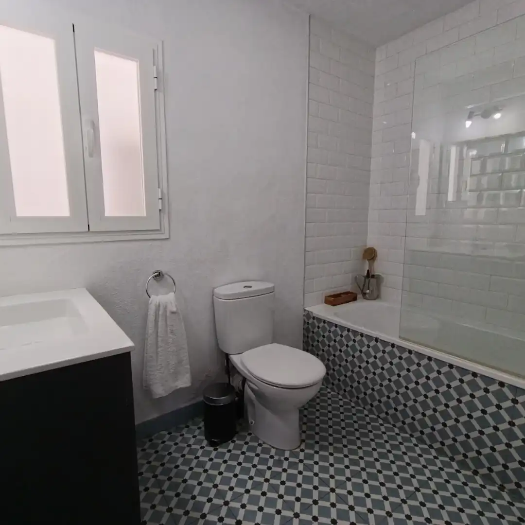 Wohnung zum Verkauf in Calle Paseo de las Cobijadas, 39, Vejer de la Frontera Badezimmer von Wohnung zum Verkauf in Vejer de la Frontera mit Klimaanlage, Terrasse und Balkon