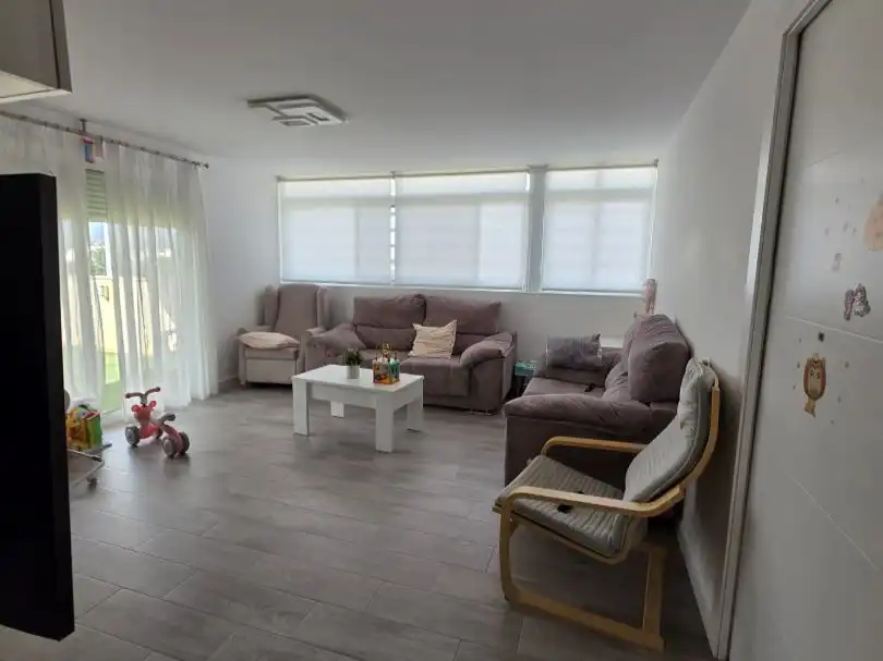 Ático en venta en Calle de Zurbarán, 22, Totana Sala de estar de Ático en venta en Totana con Aire acondicionado, Calefacción y Jardín privado