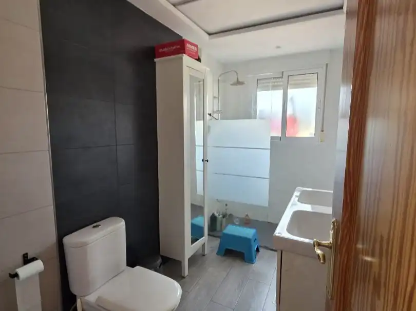 Ático en venta en Calle de Zurbarán, 22, Totana Baño de Ático en venta en Totana con Aire acondicionado, Calefacción y Jardín privado