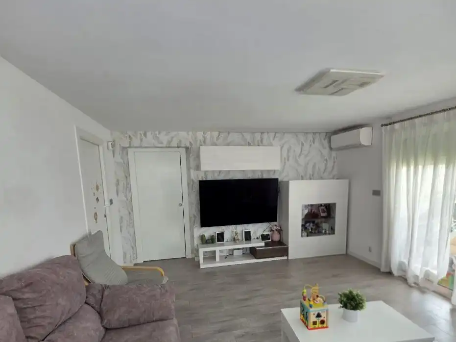 Ático en venta en Calle de Zurbarán, 22, Totana Sala de estar de Ático en venta en Totana con Aire acondicionado, Calefacción y Jardín privado