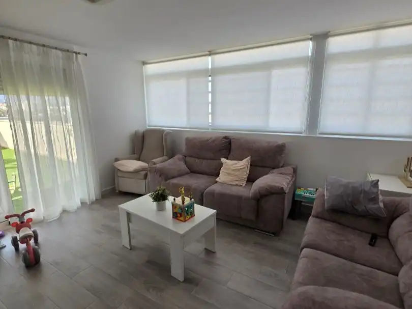 Ático en venta en Calle de Zurbarán, 22, Totana Sala de estar de Ático en venta en Totana con Aire acondicionado, Calefacción y Jardín privado