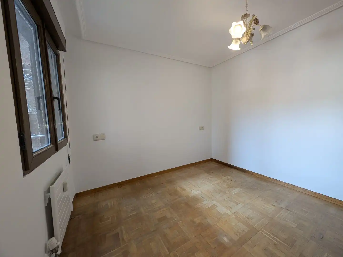 Wohnung zum Verkauf in Calle del General Elorza, 75b, Salesas - Foncalada - Campoamor Schlafzimmer von Wohnung zum Verkauf in Oviedo