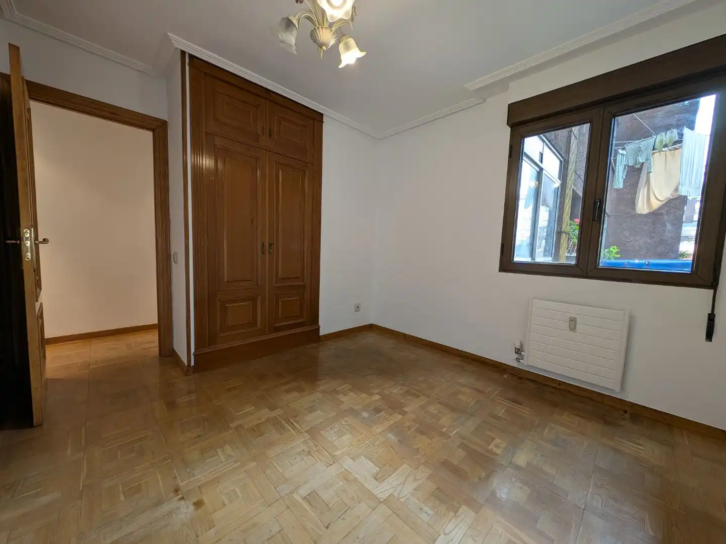 Wohnung zum Verkauf in Calle del General Elorza, 75b, Salesas - Foncalada - Campoamor Schlafzimmer von Wohnung zum Verkauf in Oviedo