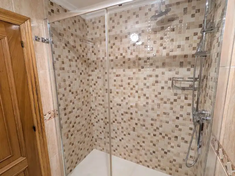 Wohnung zum Verkauf in Calle del General Elorza, 75b, Salesas - Foncalada - Campoamor Badezimmer von Wohnung zum Verkauf in Oviedo