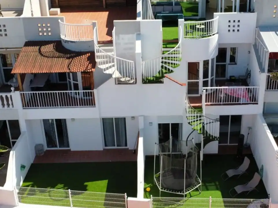 Casa adosada en venda a Armeñime - Las Moraditas - Las Cancelas Vista exterior de Casa adosada en venda en Adeje amb Aire condicionat, Calefacció i Jardí privat
