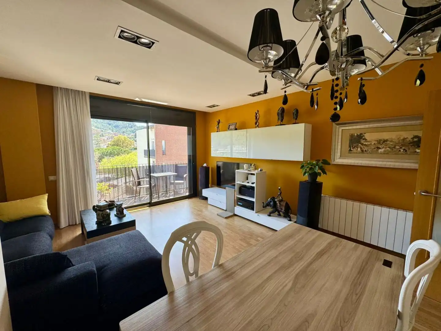 Flat for sale in Carrer de Santander, 44, Sant Vicenç Dels Horts Living room of Flat for sale in Sant Vicenç Dels Horts with Air Conditioner, Heating and Parquet flooring