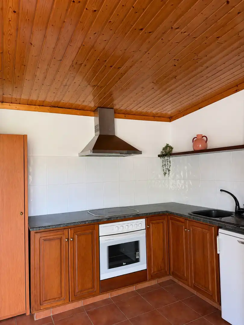Cuina de Finca rústica en venda en Sant Feliu de Pallerols amb Piscina