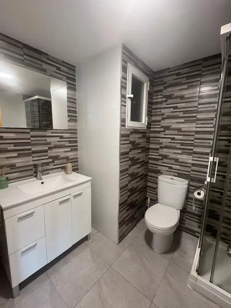 Baño de Piso en venta en Benidorm con Aire acondicionado y Balcón