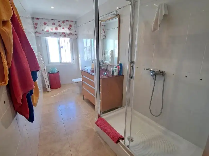 Baño de Casa adosada en venta en Mijas con Aire acondicionado