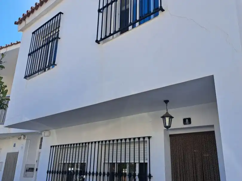 Vista exterior de Casa adosada en venta en Mijas con Aire acondicionado