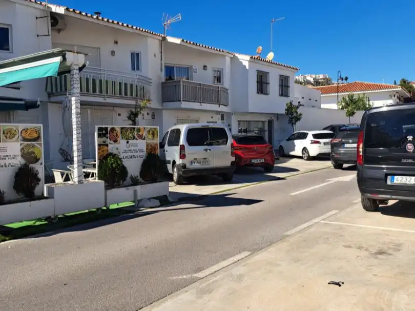 Vista exterior de Casa adosada en venta en Mijas con Aire acondicionado