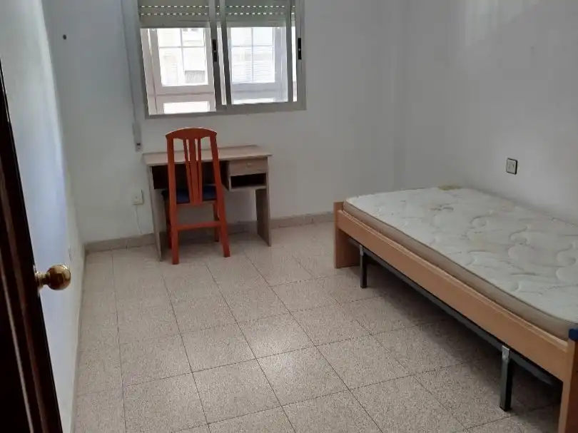 Piso de alquiler en Calle Blasco Ibáñez, 5, Nueva Andalucía Habitación de Piso de alquiler en Almería con Amueblado, Balcón y Videoportero