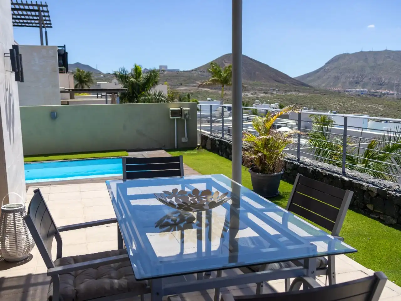 Wohnung zur Miete in Avenida Francia, 19, La Caldera Terrasse von Wohnung zur Miete in Adeje mit Klimaanlage, Privatgarten und Parkett