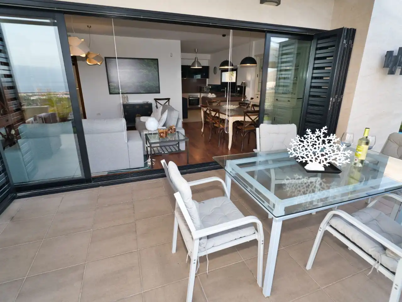 Wohnung zur Miete in Avenida Francia, 19, La Caldera Terrasse von Wohnung zur Miete in Adeje mit Klimaanlage, Privatgarten und Parkett