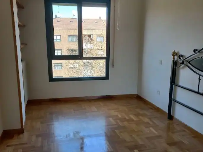 Bedroom of Apartments for sale in  Logroño  with Heating, Parquet flooring and Storage room