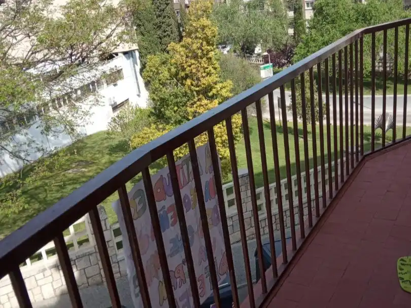 Habitació a Calle Tenor Alfredo Kraus, 4, Hospital Terrassa de Pis per a compartir en Jaén amb Aire condicionat, Moblat i Forn