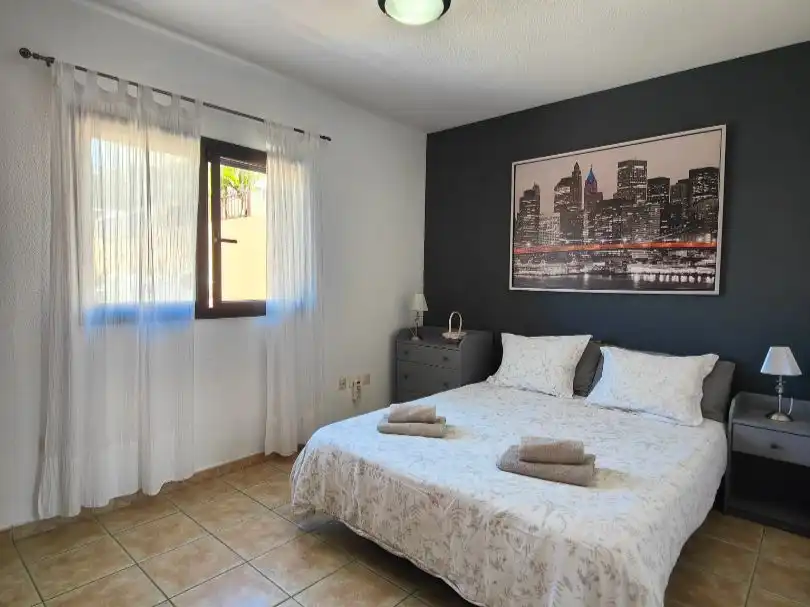 Piso en venta en Calle Guanches de la Virgen de Candelaria, 22, Cuevecitas - Malpaís Habitación de Piso en venta en Candelaria con Aire acondicionado, Jardín privado y Terraza
