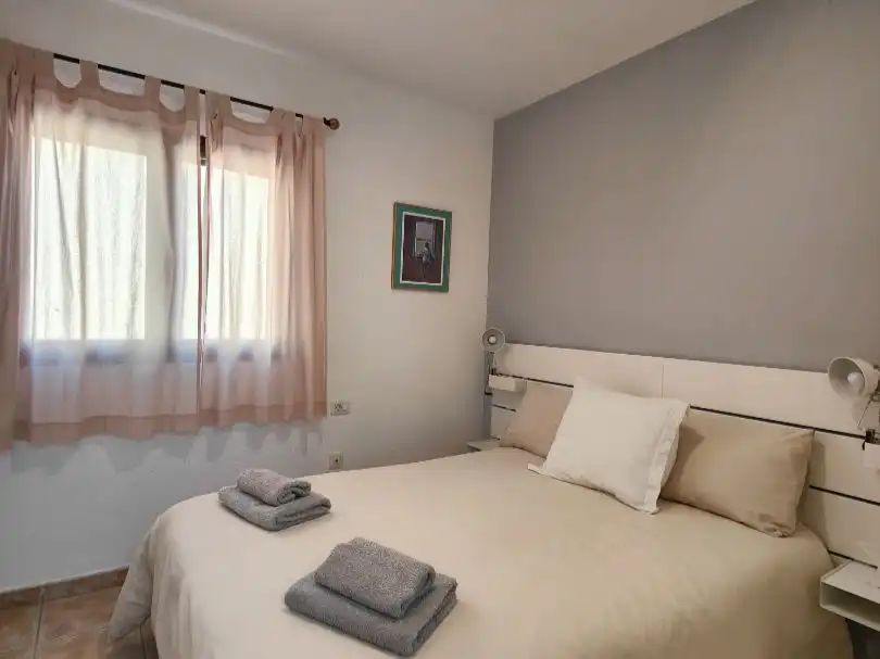 Piso en venta en Calle Guanches de la Virgen de Candelaria, 22, Cuevecitas - Malpaís Habitación de Piso en venta en Candelaria con Aire acondicionado, Jardín privado y Terraza