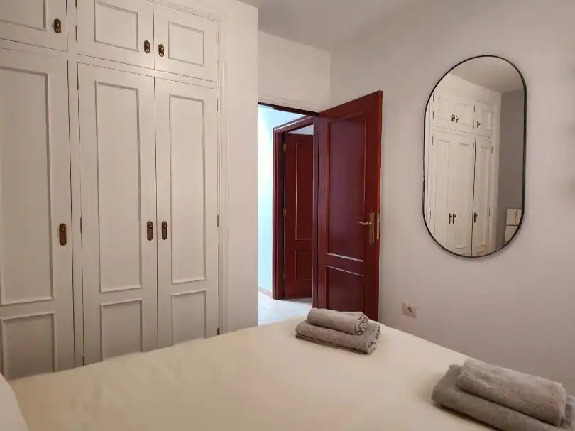 Piso en venta en Calle Guanches de la Virgen de Candelaria, 22, Cuevecitas - Malpaís Habitación de Piso en venta en Candelaria con Aire acondicionado, Jardín privado y Terraza