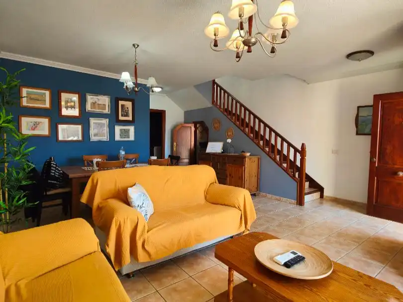 Piso en venta en Calle Guanches de la Virgen de Candelaria, 22, Cuevecitas - Malpaís Sala de estar de Piso en venta en Candelaria con Aire acondicionado, Jardín privado y Terraza