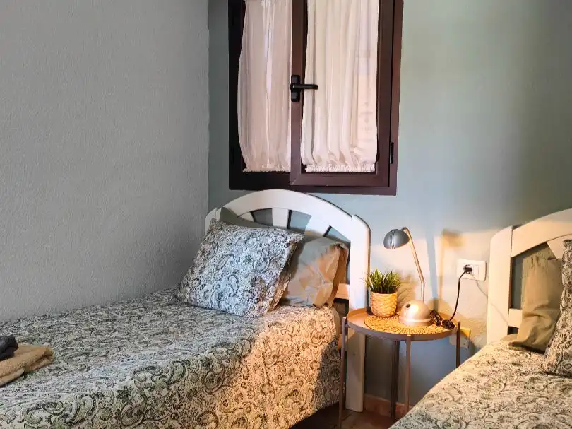 Piso en venta en Calle Guanches de la Virgen de Candelaria, 22, Cuevecitas - Malpaís Habitación de Piso en venta en Candelaria con Aire acondicionado, Jardín privado y Terraza