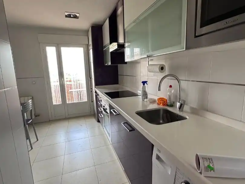 Flat for sale in Calle Príncipe Felipe, 89, Guijuelo Kitchen of Flat for sale in Guijuelo with Balcony