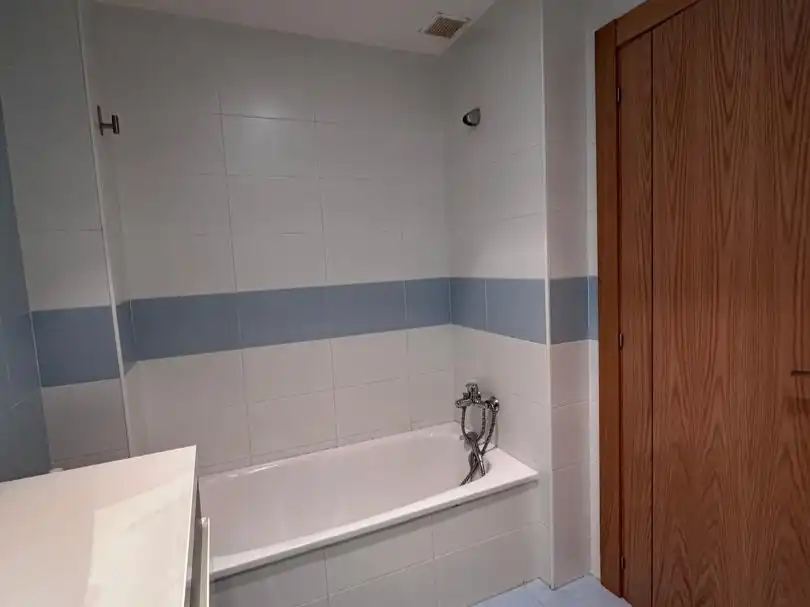 Flat for sale in Calle Príncipe Felipe, 89, Guijuelo Bathroom of Flat for sale in Guijuelo with Balcony