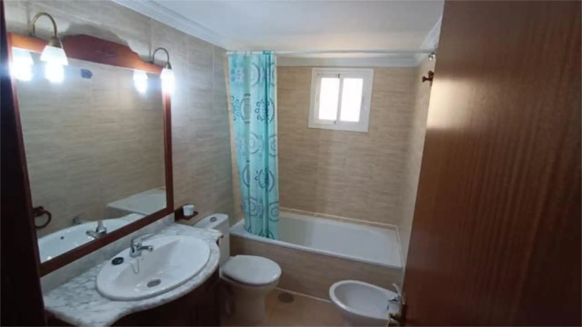 Wohnung zur Miete in Ubrique Badezimmer von Wohnung zur Miete in Ubrique mit Terrasse und Möbliert