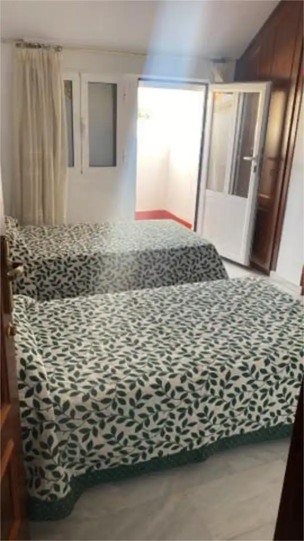 Piso de alquiler en Baza Habitación de Piso de alquiler en Baza con Terraza y Amueblado