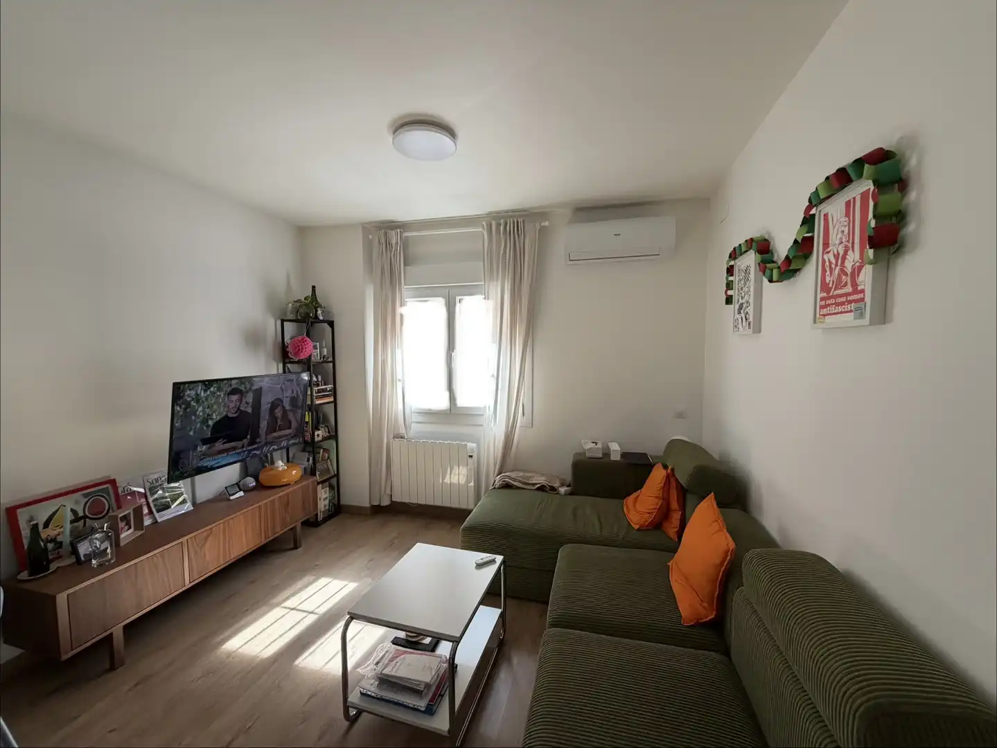Living room of Flat for sale in  Madrid Capital  with Air Conditioner