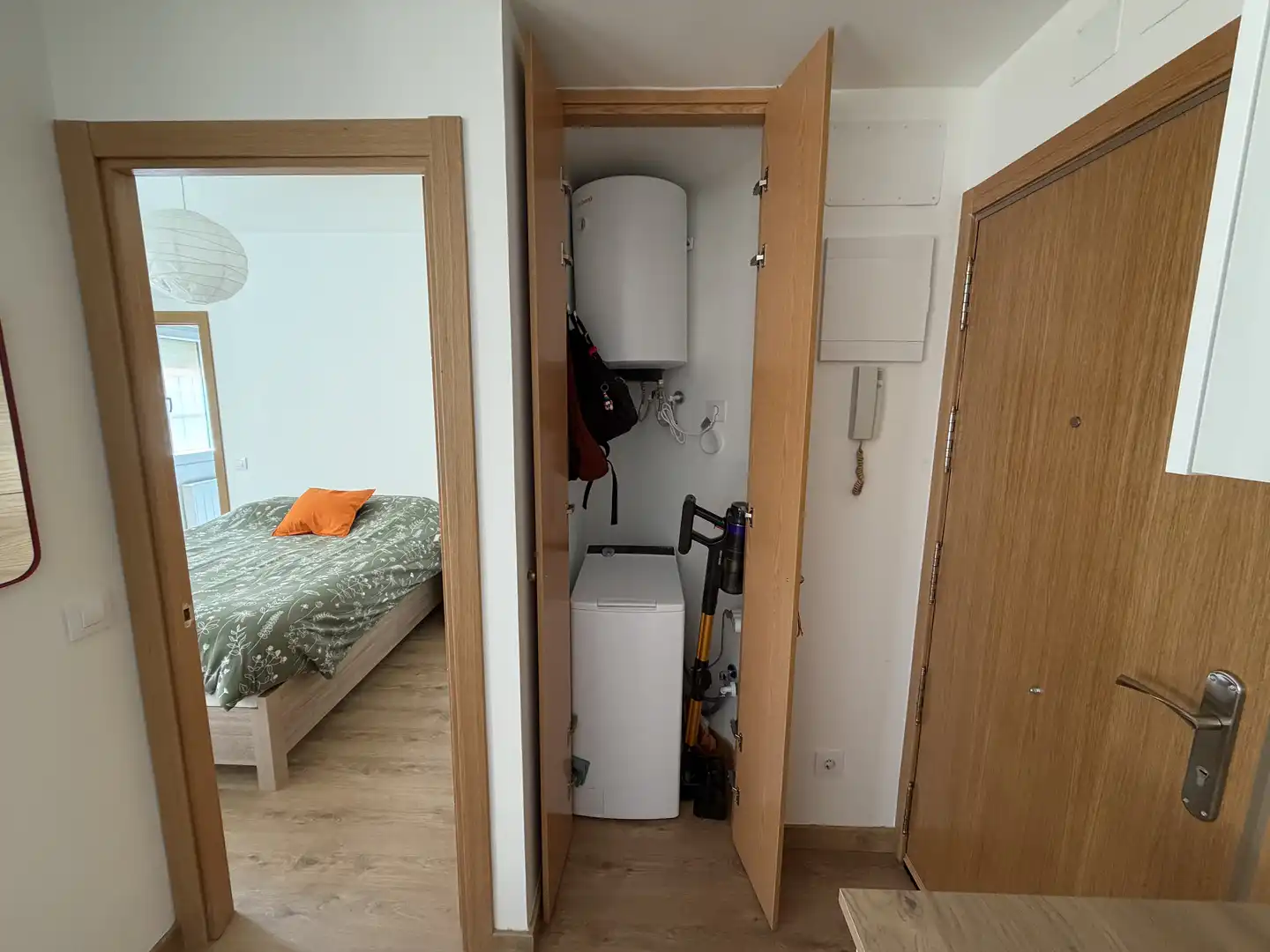 Bedroom of Flat for sale in  Madrid Capital  with Air Conditioner