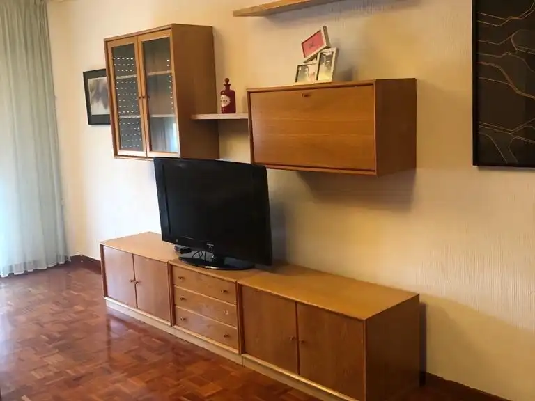 Sala de estar de Piso de alquiler en Cuenca con Calefacción, Parquet y Amueblado