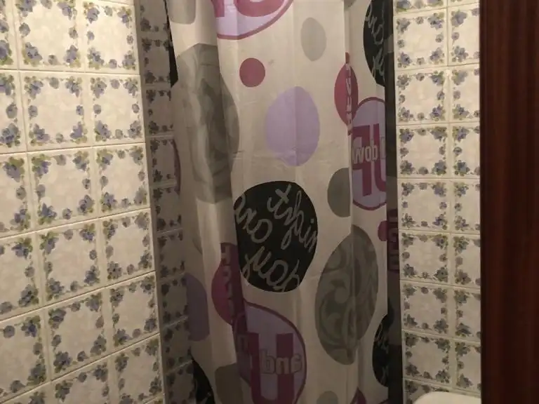 Baño de Piso de alquiler en Cuenca con Calefacción, Parquet y Amueblado