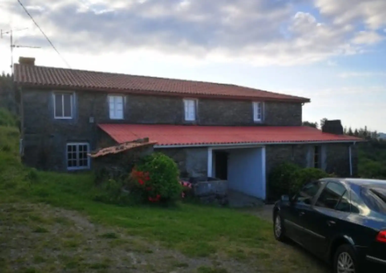 Außenansicht von Haus oder Chalet zur Miete in Cesuras mit Privatgarten, Parkett und Abstellraum