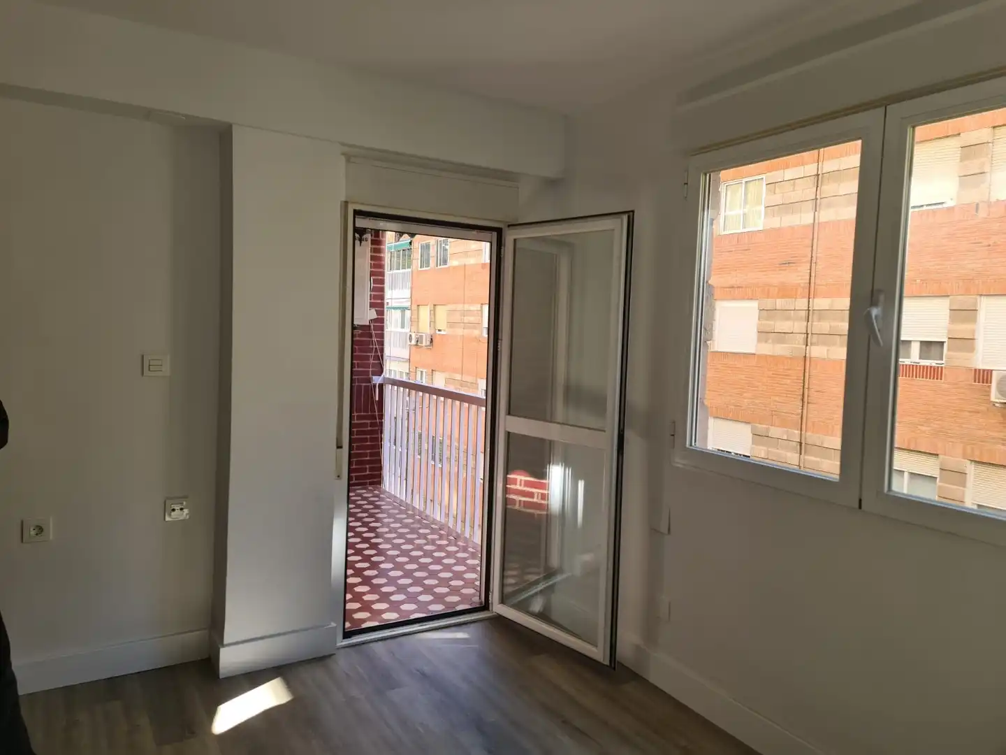 Flat for rent in Calle Don Quijote, 6, Cervantes Balcony of Flat for rent in Granada with Air Conditioner, Parquet flooring and Terrace