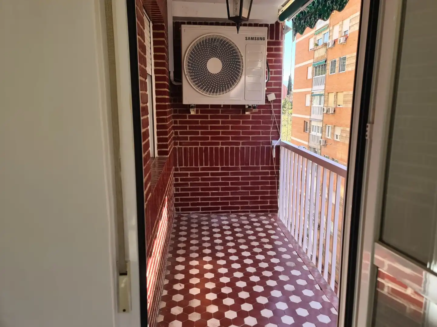 Flat for rent in Calle Don Quijote, 6, Cervantes Balcony of Flat for rent in Granada with Air Conditioner, Parquet flooring and Terrace
