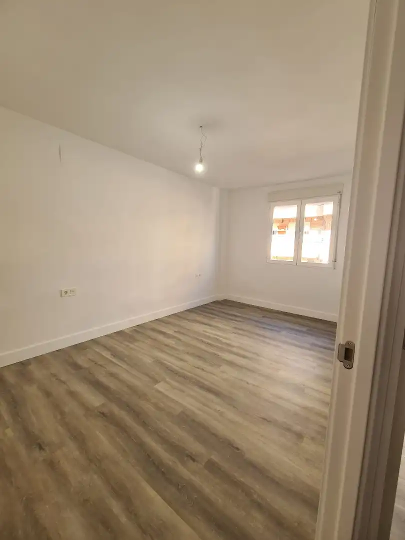 Flat for rent in Calle Don Quijote, 6, Cervantes Bedroom of Flat for rent in Granada with Air Conditioner, Parquet flooring and Terrace