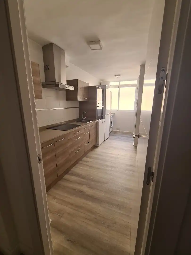 Flat for rent in Calle Don Quijote, 6, Cervantes Kitchen of Flat for rent in Granada with Air Conditioner, Parquet flooring and Terrace