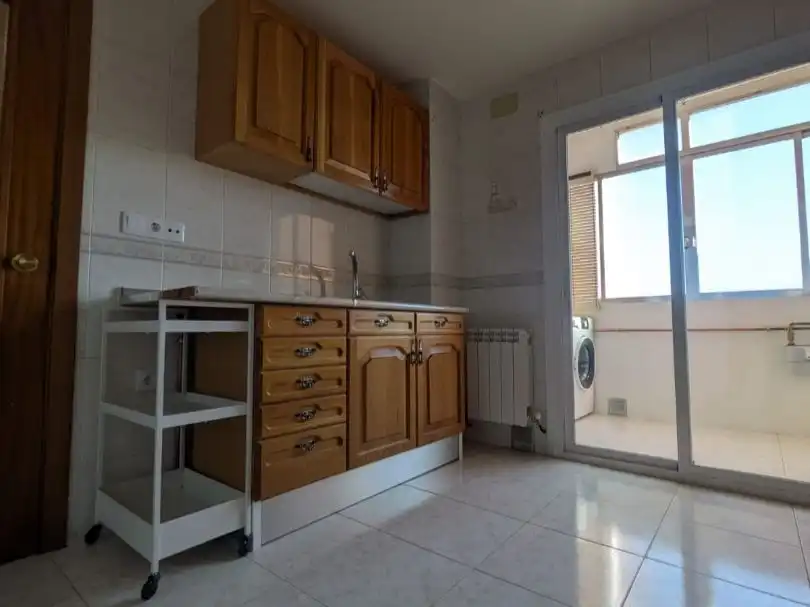 Flat for rent in Calle Mari Monreal, 9, Alcázar de San Juan Kitchen of Flat for rent in Alcázar de San Juan with Heating, Swimming Pool and Furnished