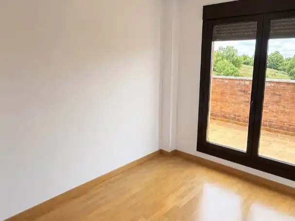 Maisonette zum Verkauf in Camino del Golf, 120, Valverde de la Virgen Schlafzimmer von Maisonette zum Verkauf in Valverde de la Virgen mit Privatgarten, Parkett und Terrasse