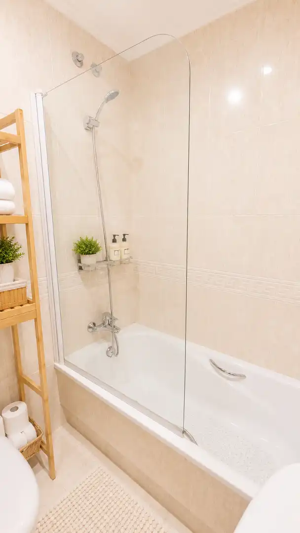 Badezimmer von Wohnung zum Verkauf in Tomiño mit Heizung, Parkett und Schwimmbad