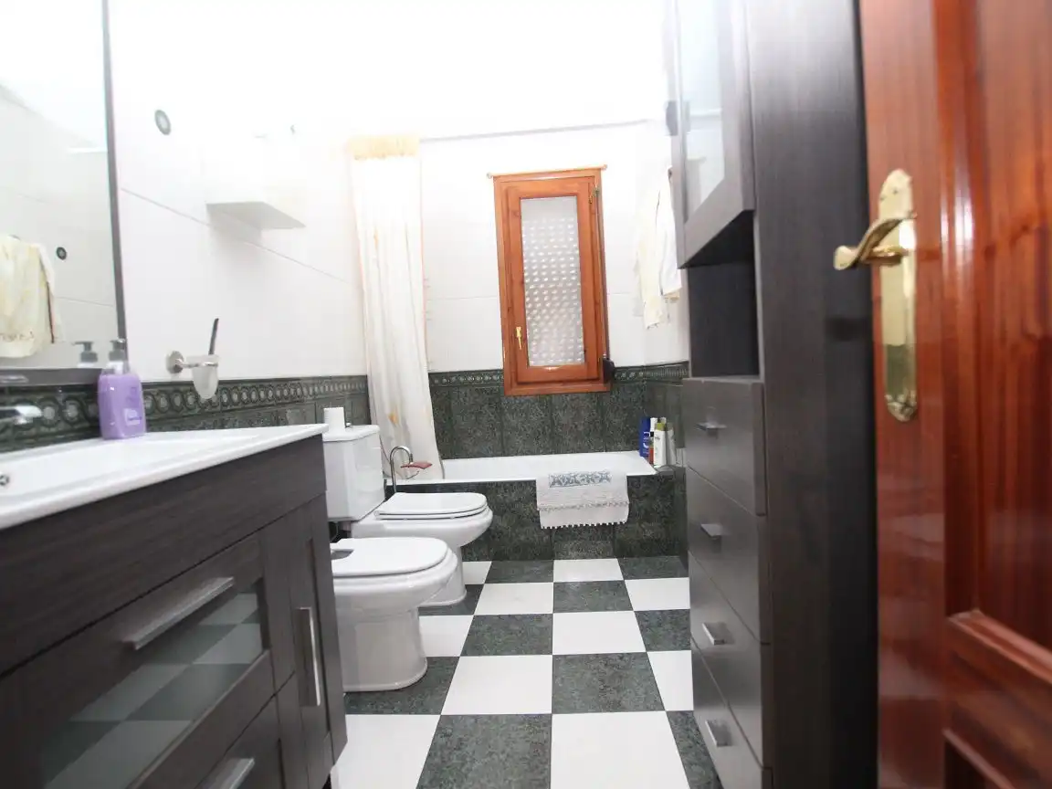 Baño de Piso de alquiler en Ejea de los Caballeros con Aire acondicionado, Calefacción y Terraza
