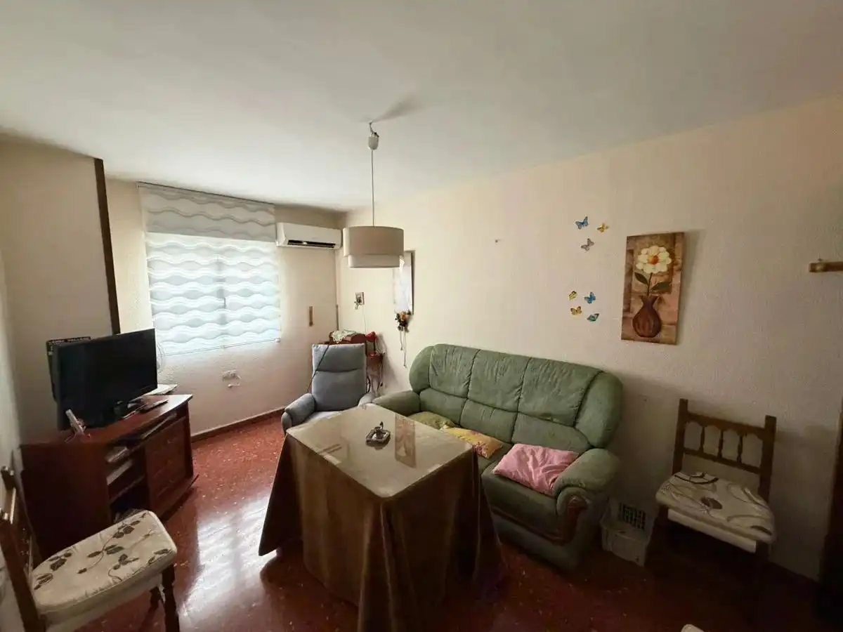 Pis en venda a Plaza de la Constitución, 11, San Ildefonso - Catedral Sala d'estar de Pis en venda en Jaén Capital amb Aire condicionat, Terrassa i Balcó