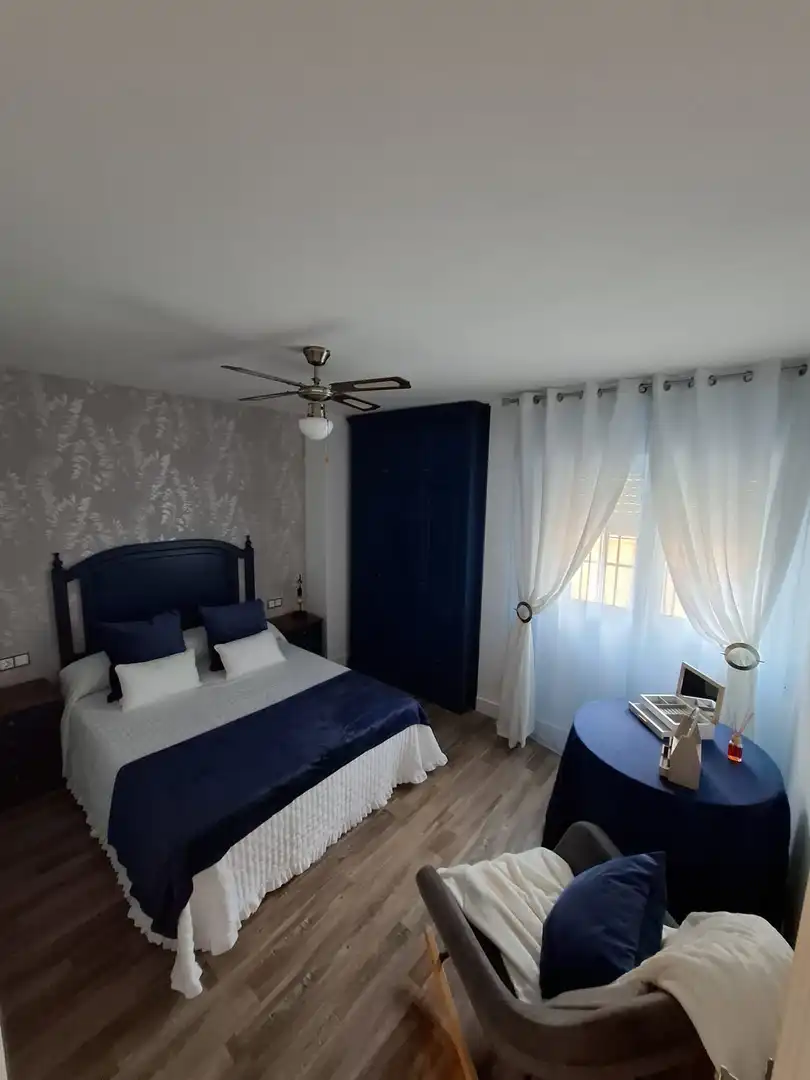 Habitación de Apartamento de alquiler en Almería con Aire acondicionado, Calefacción y Parquet