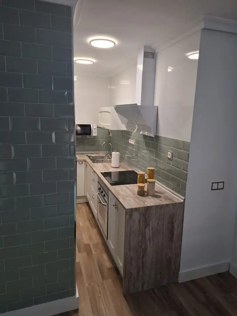 Cocina de Apartamento de alquiler en Almería con Aire acondicionado, Calefacción y Parquet